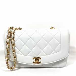 CHANEL SMALL DIANA SHOULDER  BAG IN WHITE QUILTED LEATHER