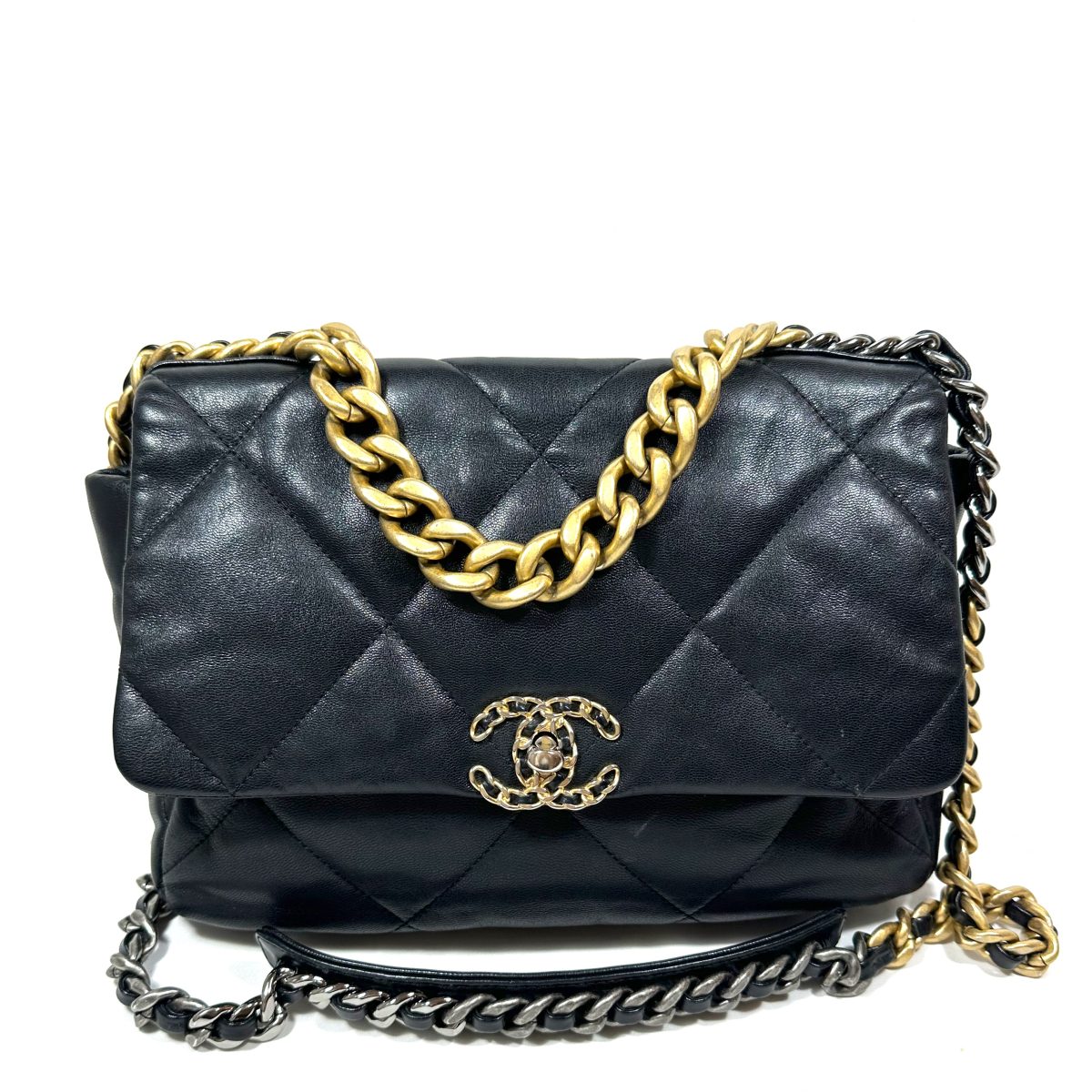 Chanel pre-loved bags väskor