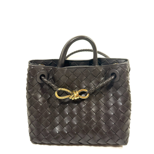 BOTTEGA VENETA SMALL ANDIAMO BAG IN FONDANT/DARK BROWN INTRECCIATO LEATHER