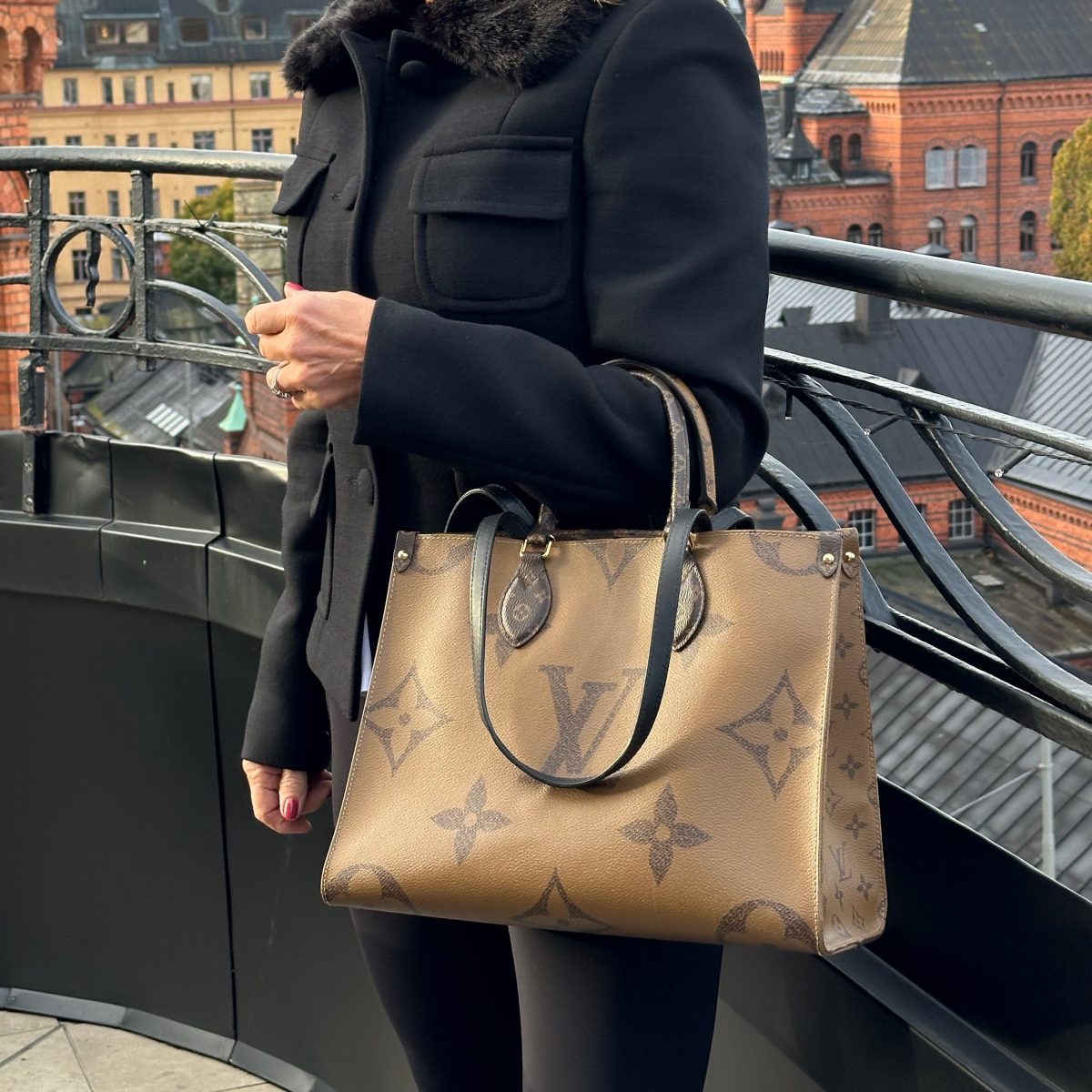 Louis Vuitton OntheGo bag väska