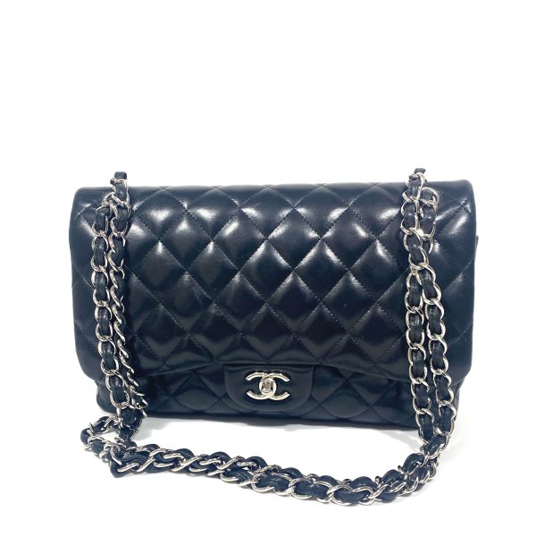 Chanel jumbo double flap kviltad axelväska i svart lammskinn - Bild 2