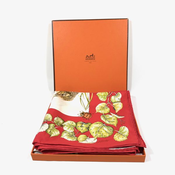 Hermès 90 röd / vit siden scarf 'la vie au grand air' - Bild 7