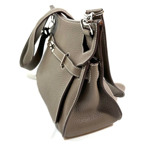 Hermès jypsière 28 crossbody väska i taupe clemence läder - Bild 5