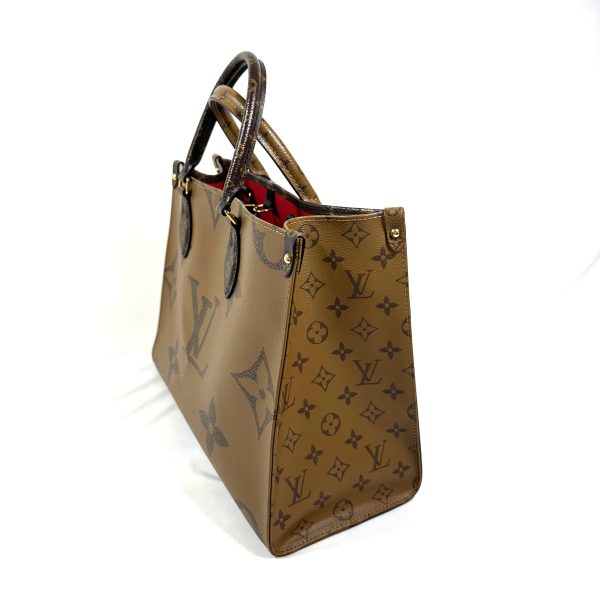 Louis vuitton onthego MM tote bag in giant monogram canvas - Image 8