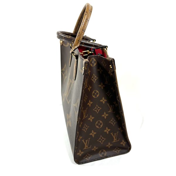 Louis vuitton onthego MM tote bag in giant monogram canvas - Image 7