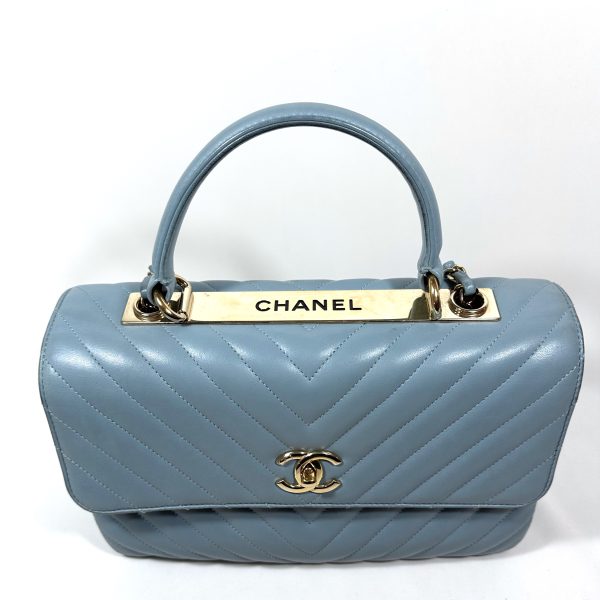 Chanel Medium Trendy Handbag In Pale Blue Chevron Quilted Nappa Leather - Image 4