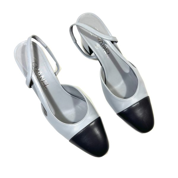 Chanel Slingback Cap-toe Pumps in Grey Leather, Size 38,5C - Image 3